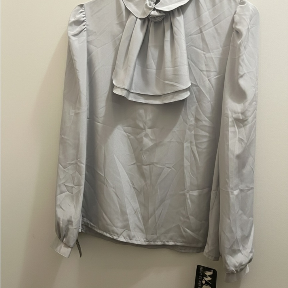 Elegant Women's Blouse with Bow Accent